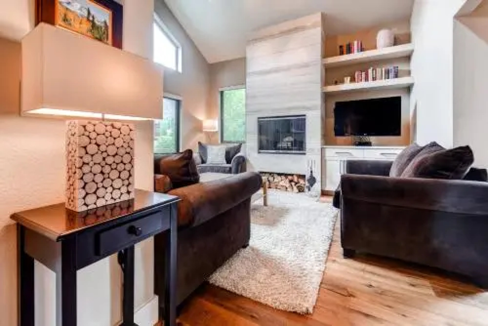 Four-Bedroom Family Friendly House with Chef's Kitchen