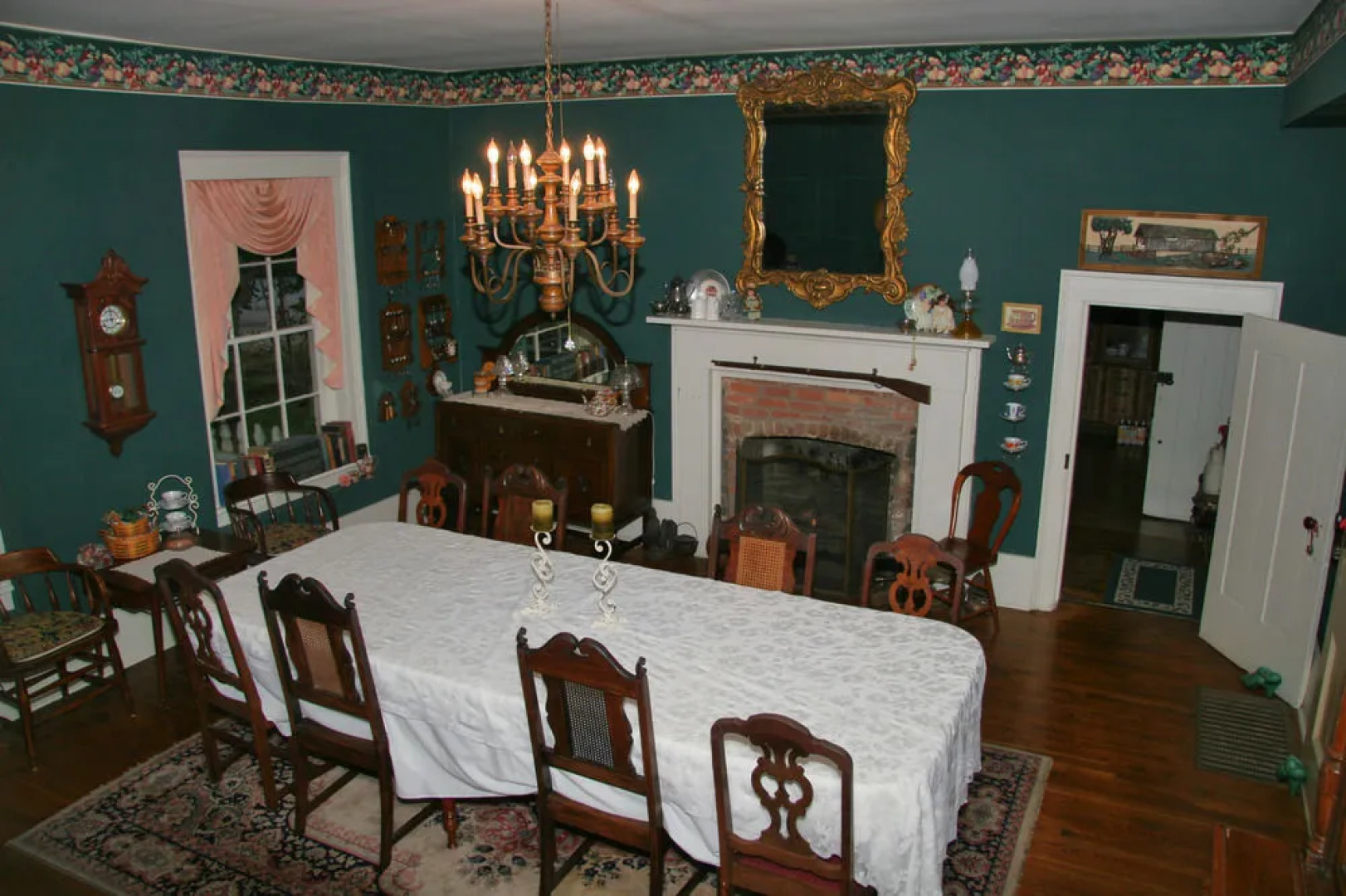 Hall Place Bed & Breakfast