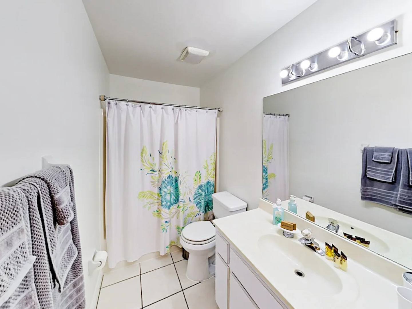 17296 Plantation Dr Home 3 Bedrooms 2 Bathrooms Home