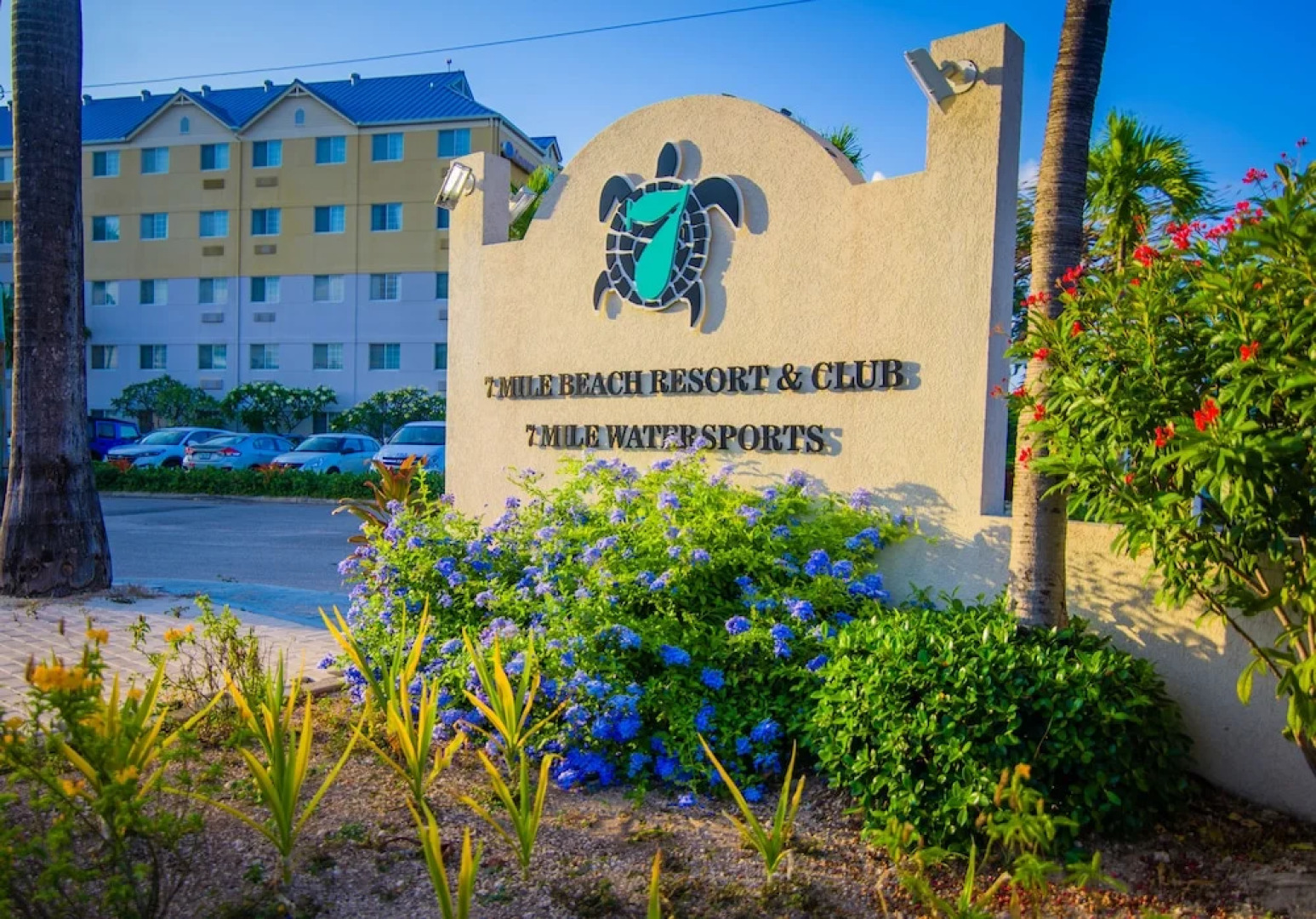 7 Mile Beach Resort & Club