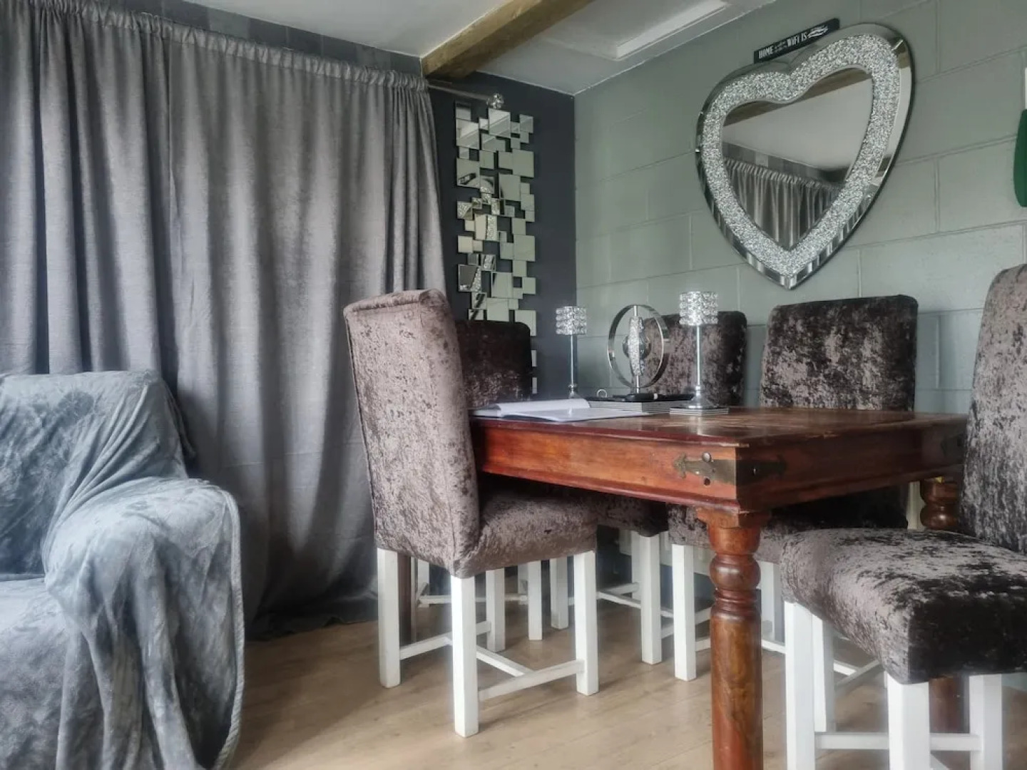 Angela's Hideaway - 2 Beds - Hot Tub - Sauna