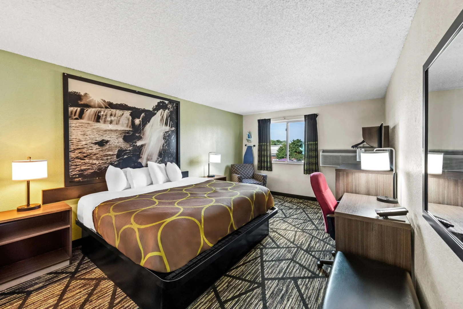 Super 8 by Wyndham Independence Kansas City