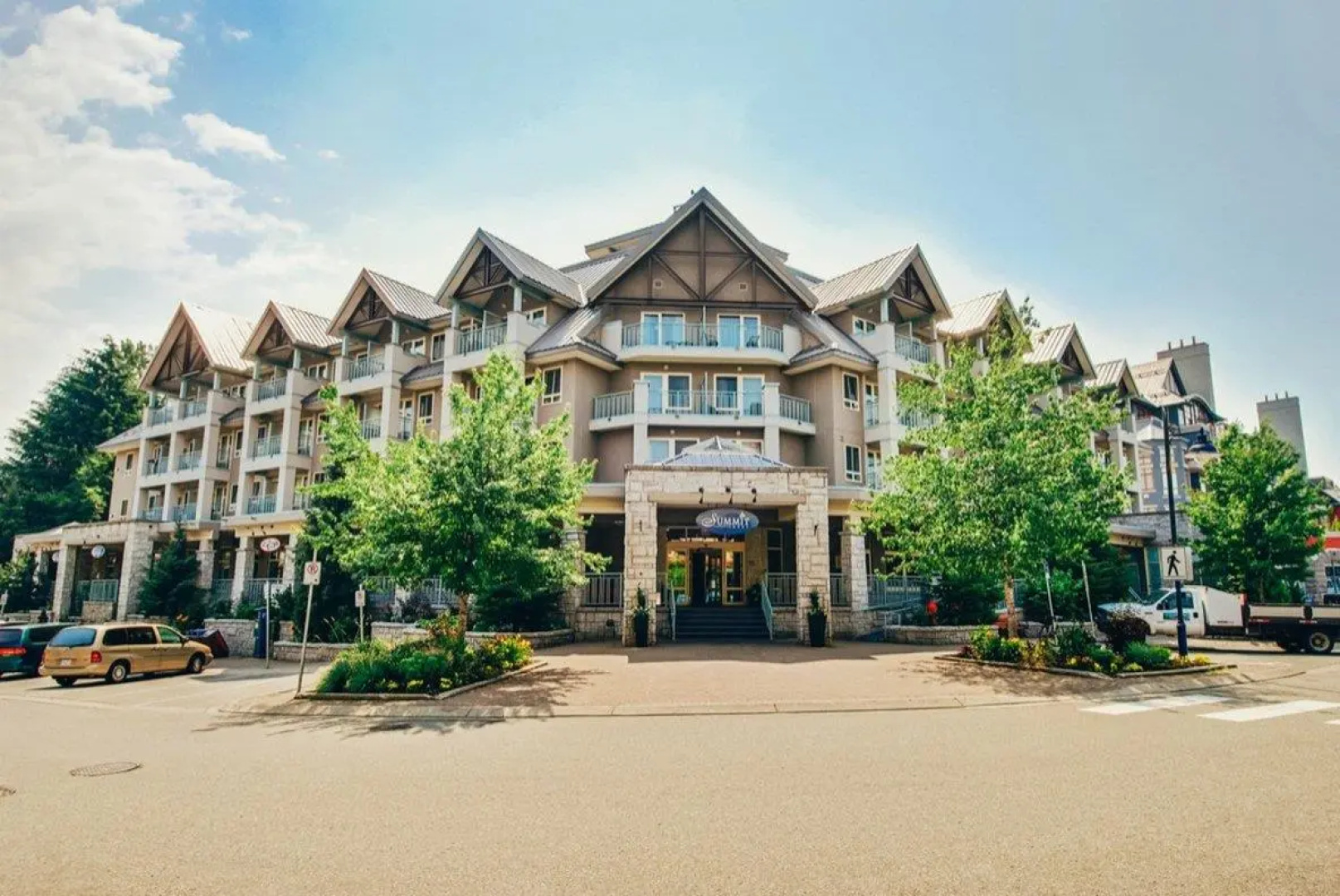 Summit Lodge Boutique Hotel