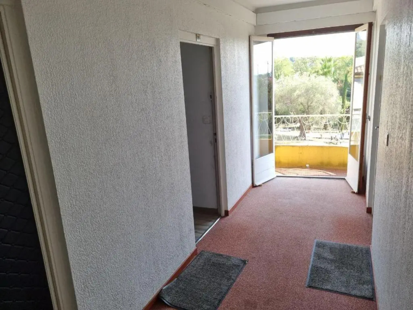 Petit studio économique avec piscine