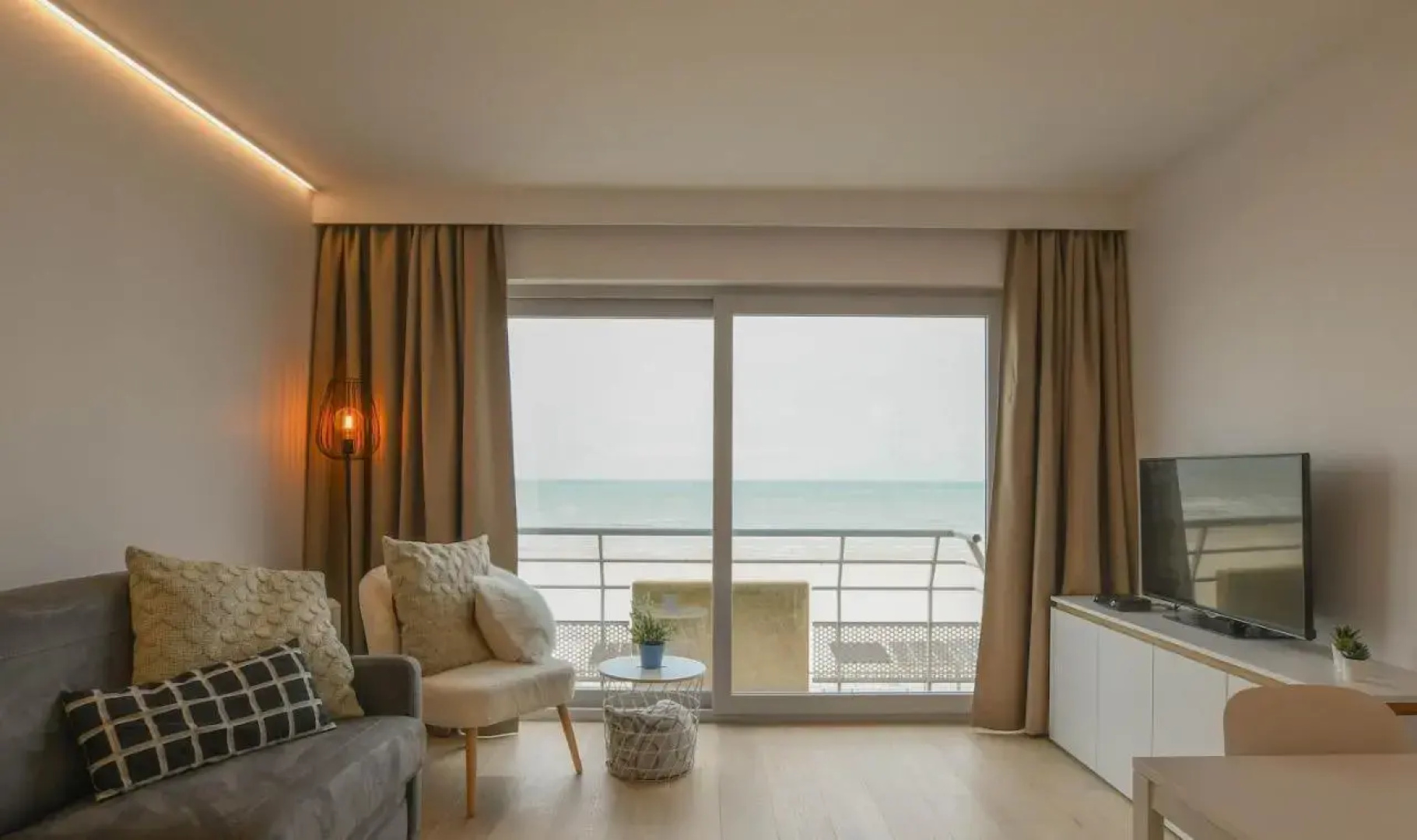 Prachtige Studio in Oostende Met Verwarmd Zwembad