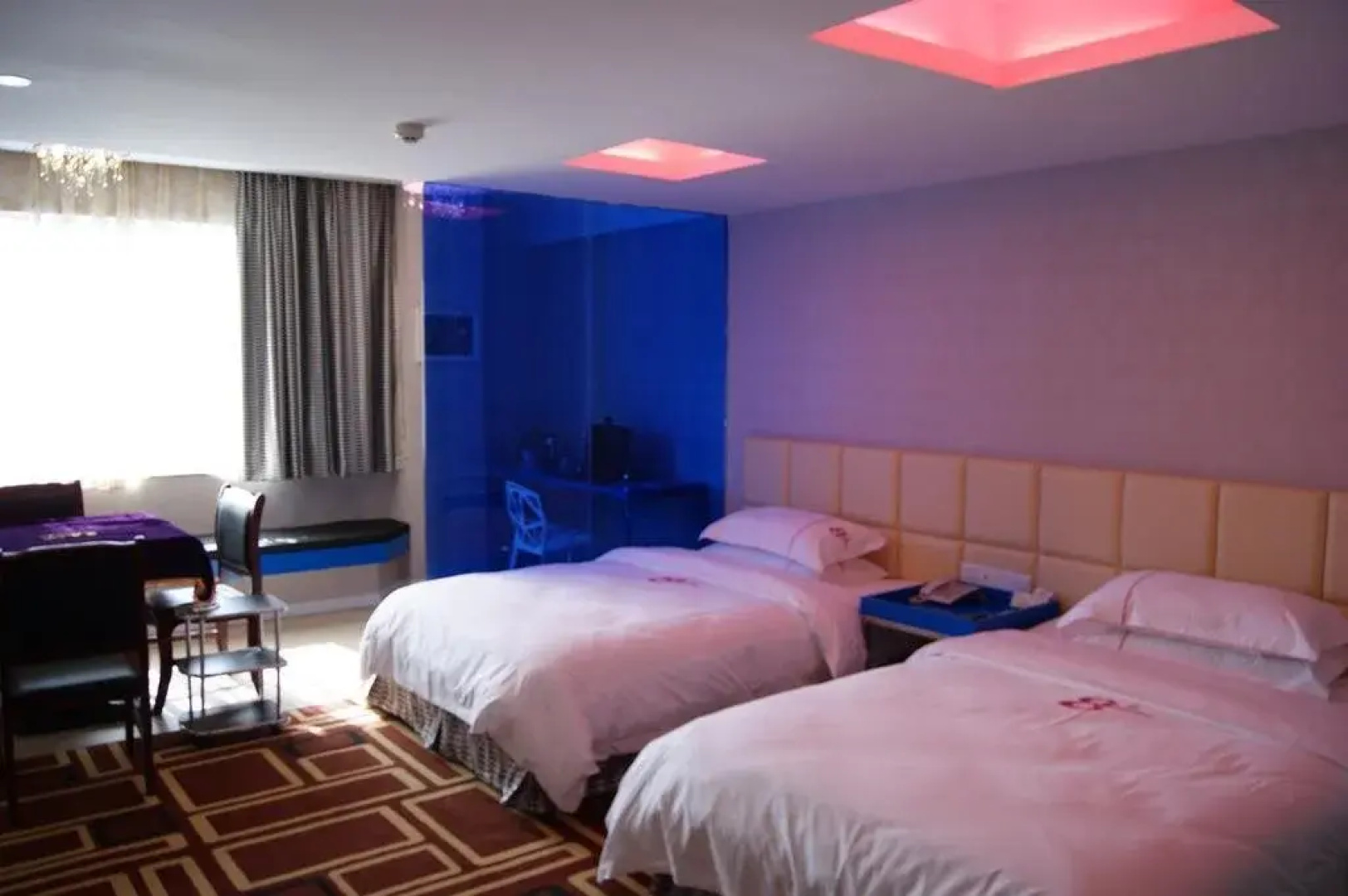 Kalun Shijue Hotel