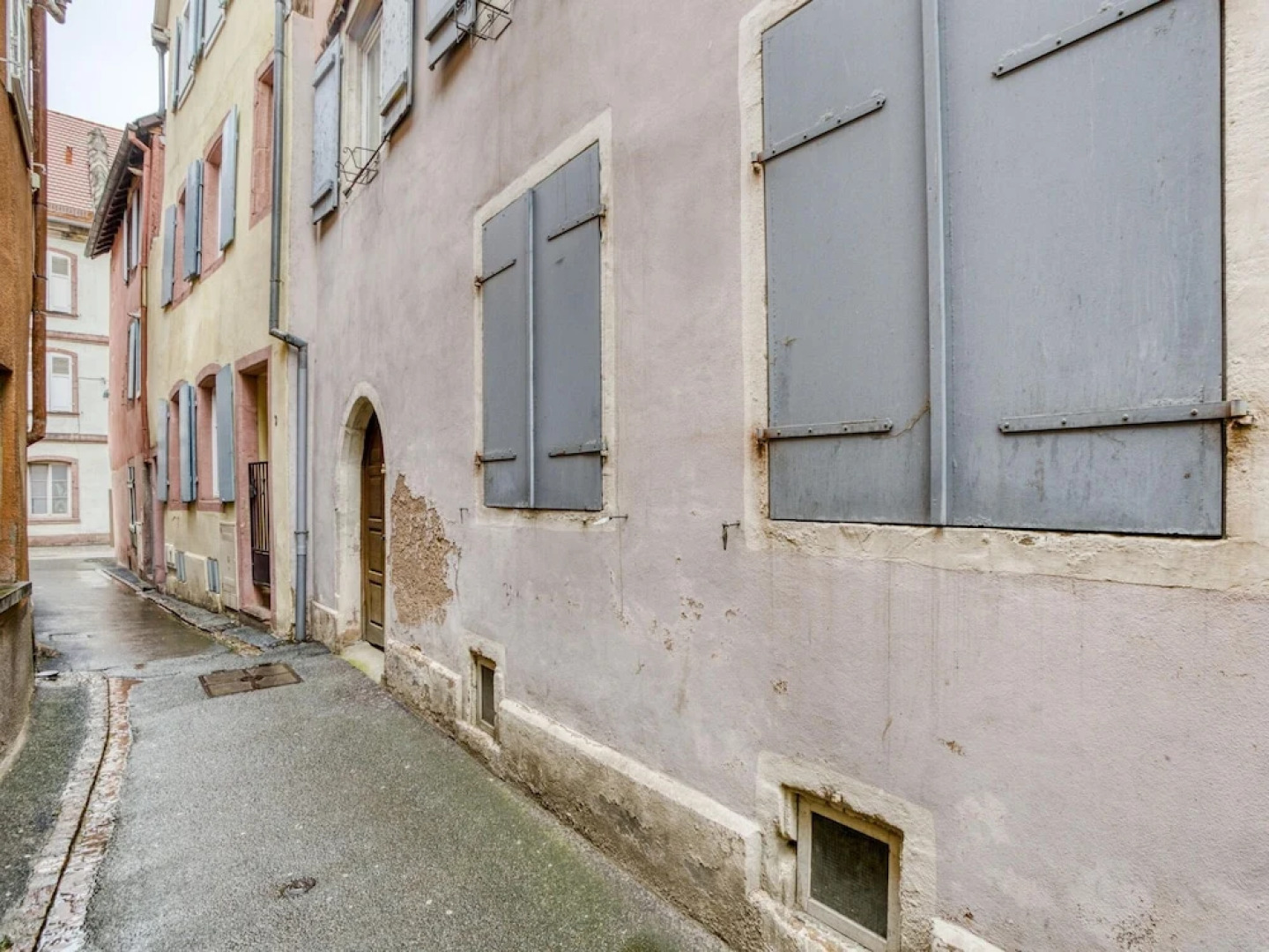 Sober Holiday Home in Selestat Near Humanist Library