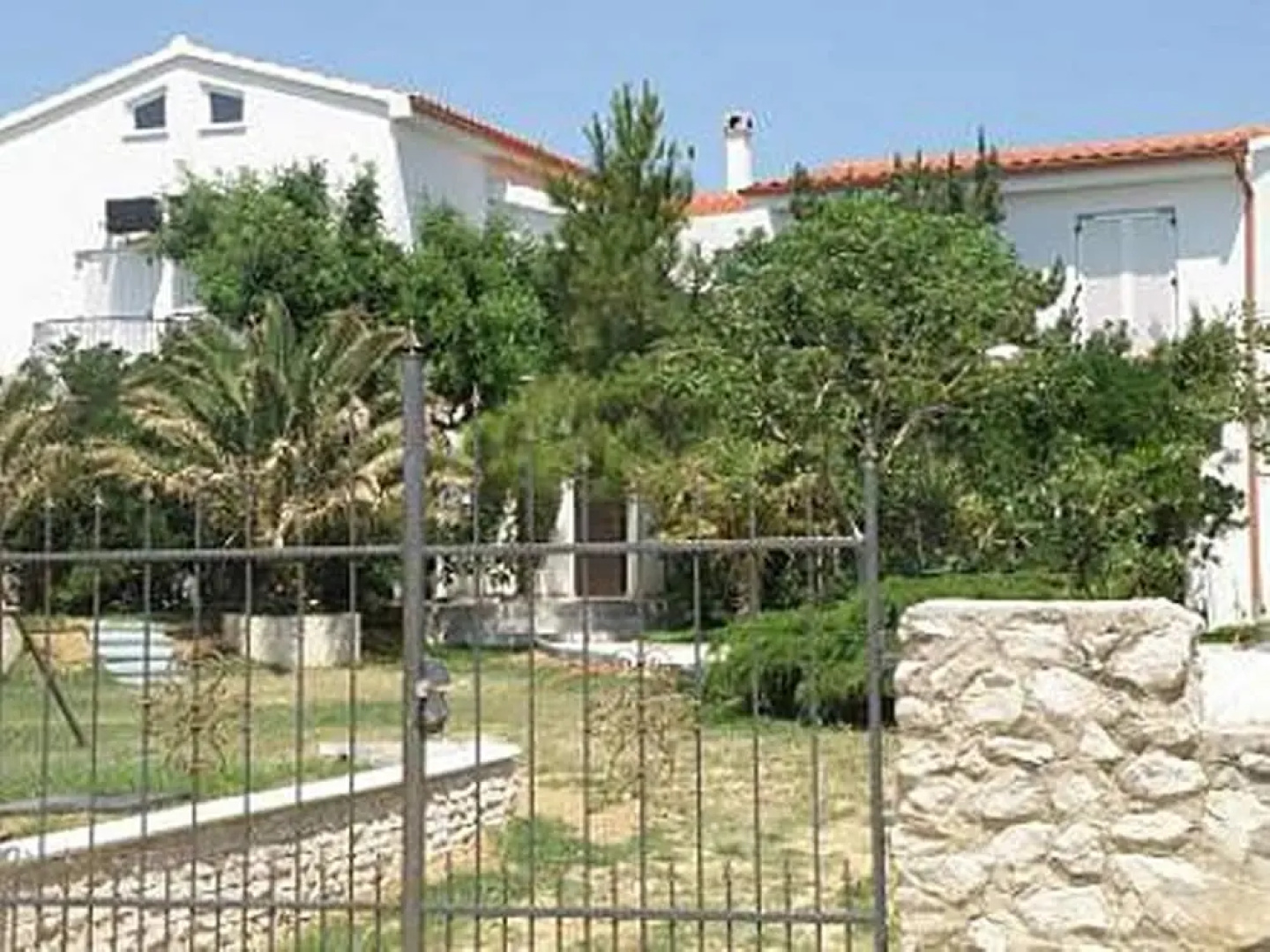 Maestro - 30m From the Beach & Parking - A3