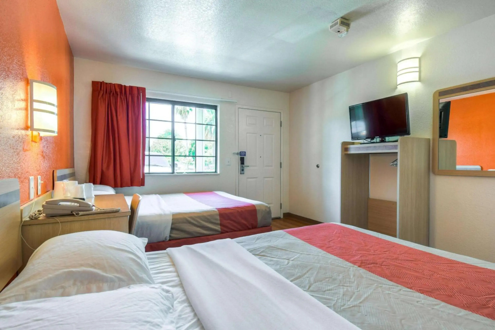 Motel 6 Pomona, CA - Los Angeles