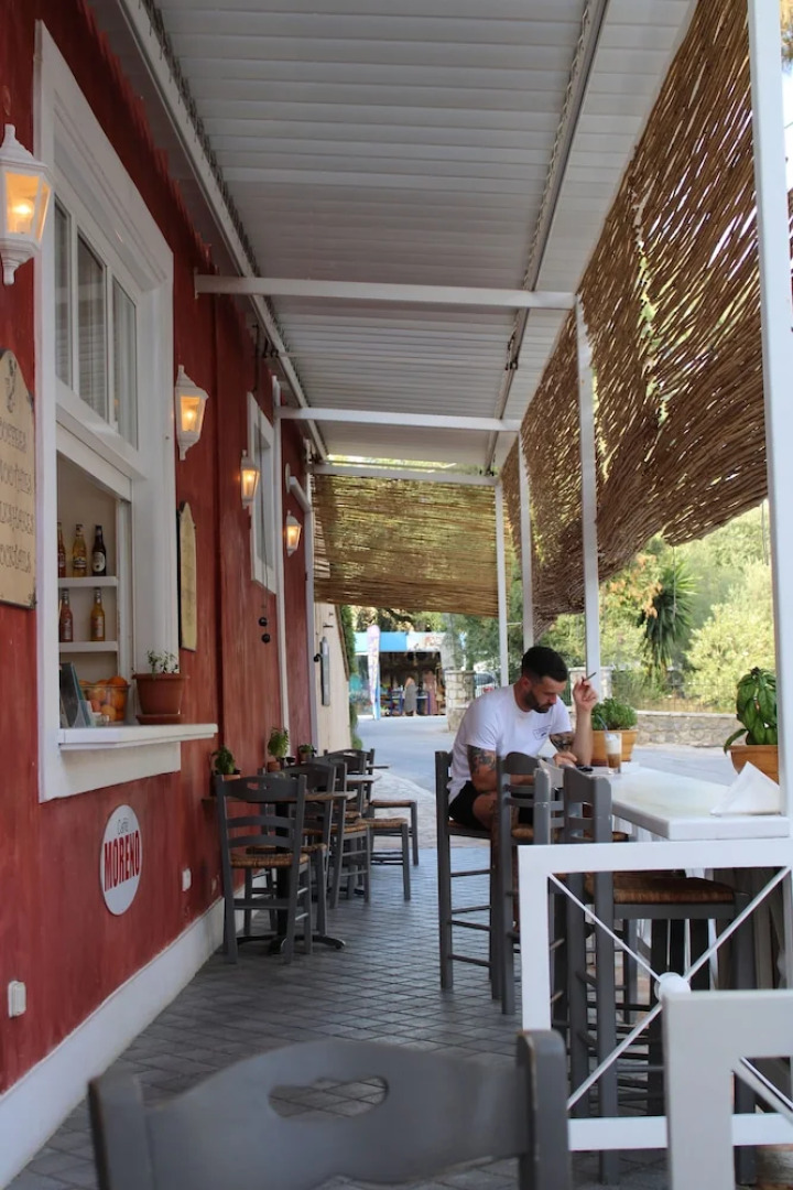 Zefiros Traditional Hotel