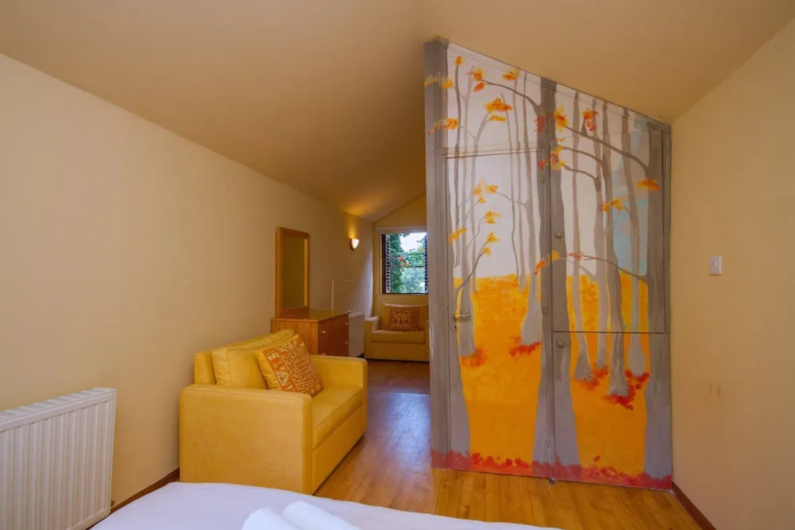 Persephone Cottage - Enhance Your Senses