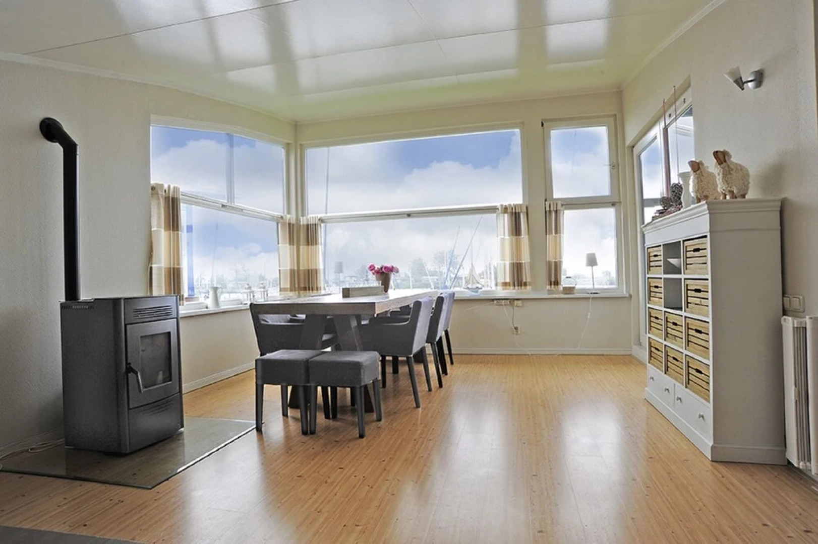 6 Pers Harbor House Nirvana on the Marina With Lake View and Sauna