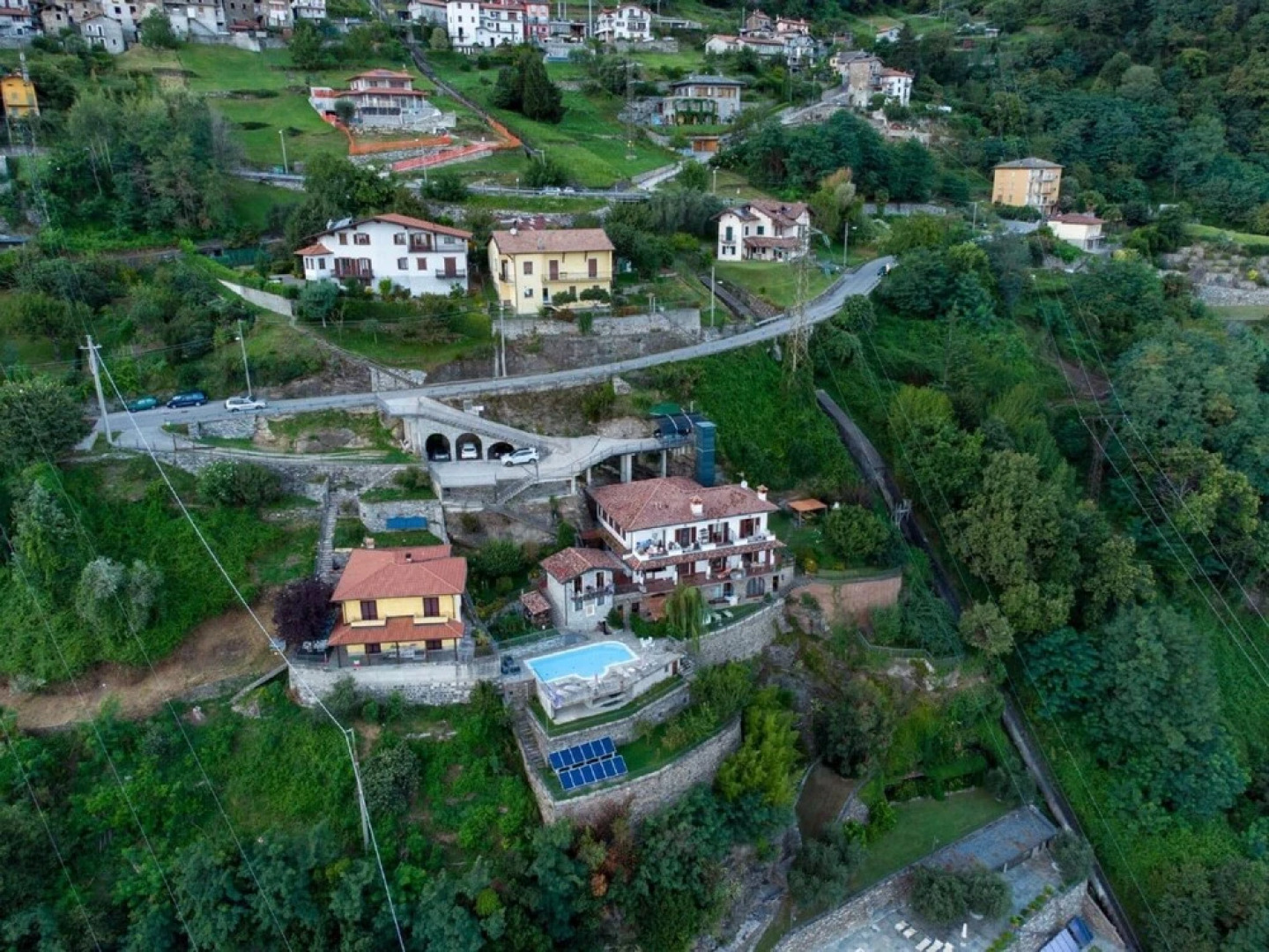 Modern Holiday Home with Swimming Pool in Gravedona