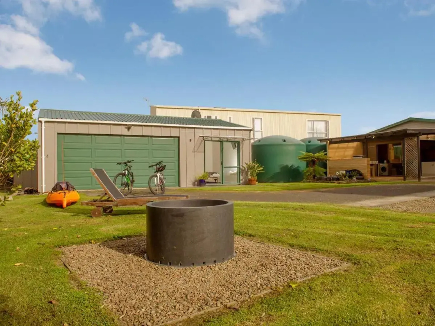 Beachside Beauty - Kuaotunu Holiday Home