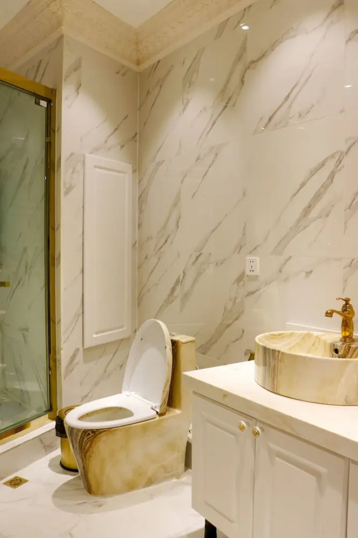 Elegance Hotel
