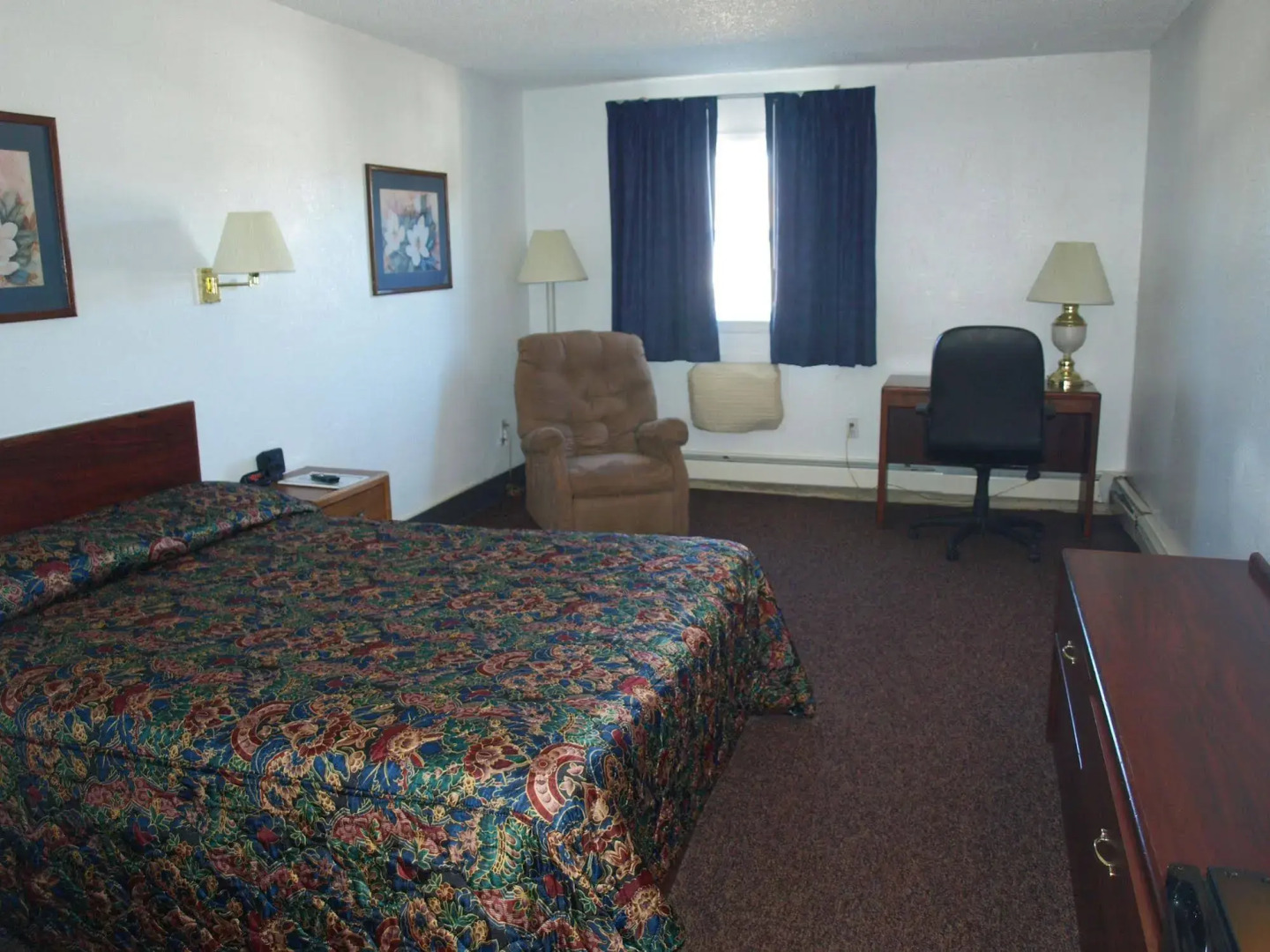 Yellowstone River Inn