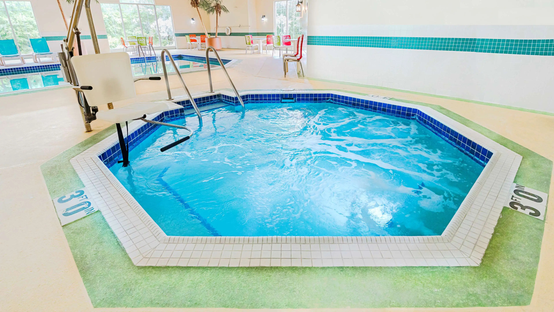 Country Inn & Suites by Radisson, Appleton Airport - Fox River Mall Area