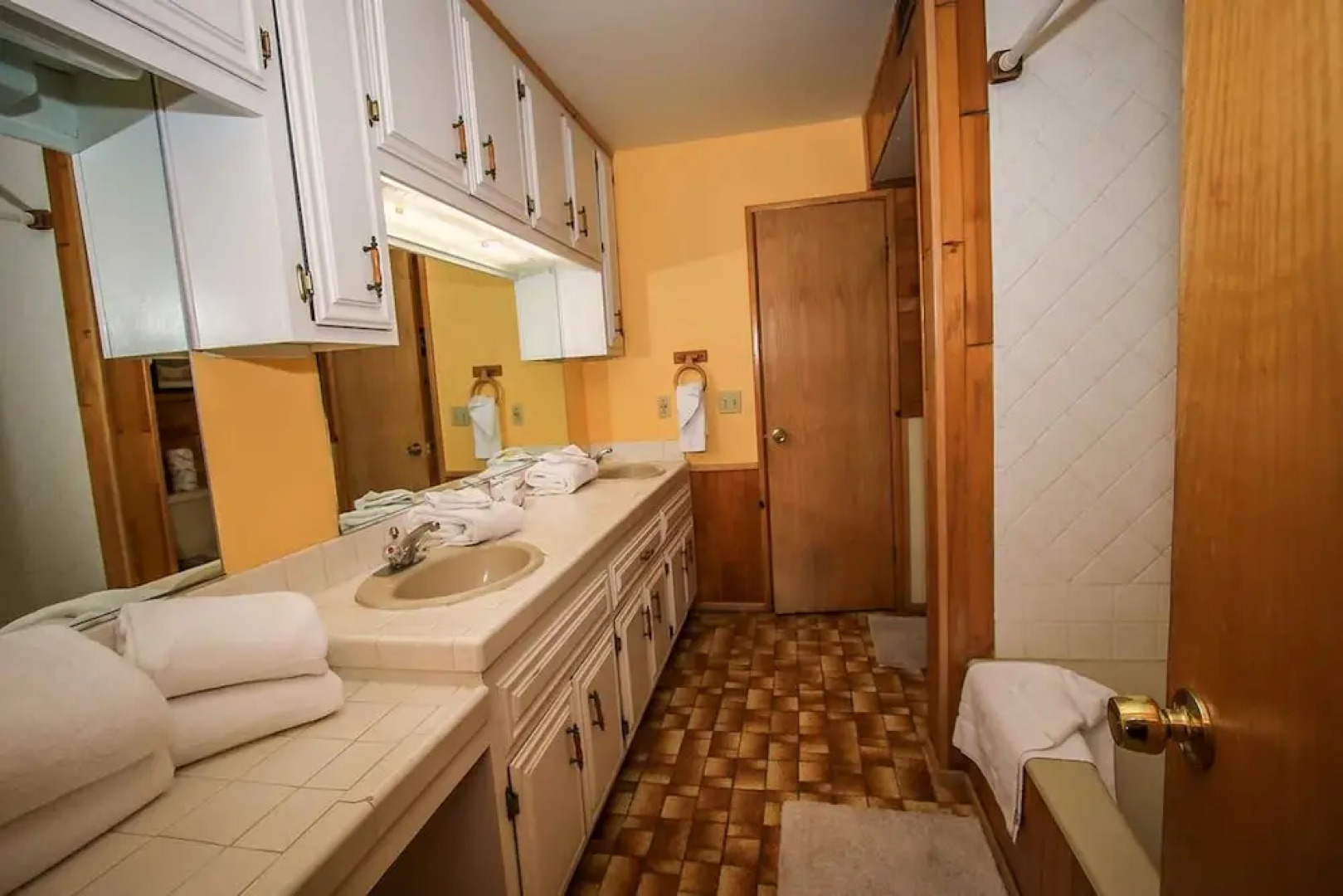 Grande Lodge 1053 by RedAwning