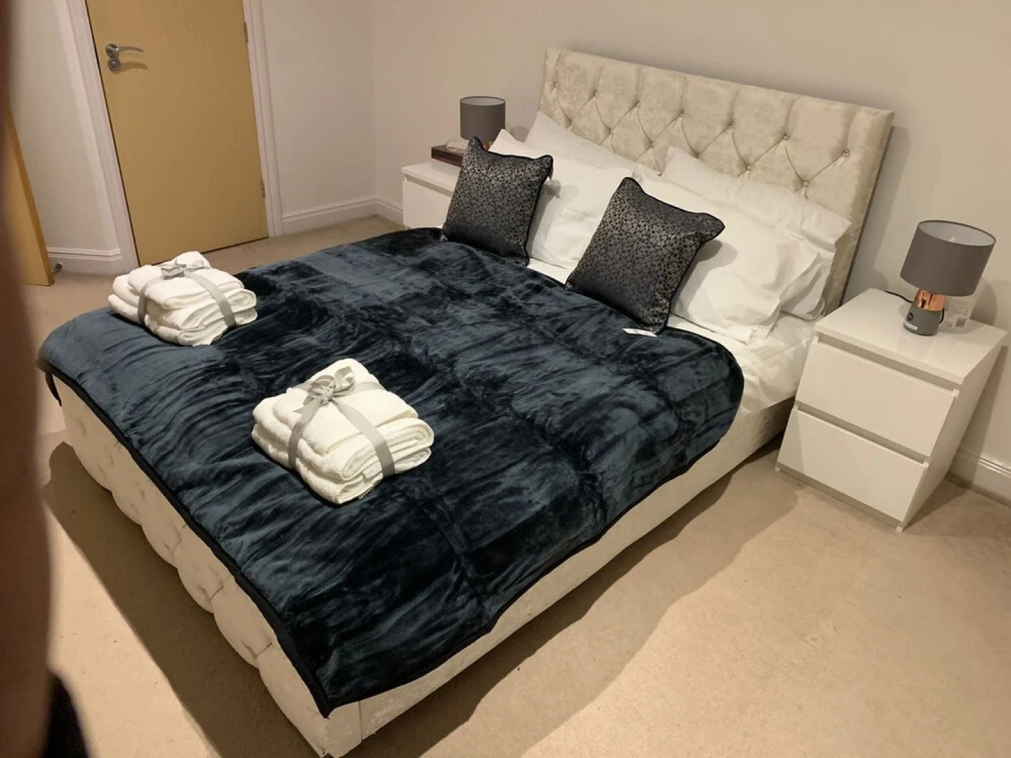 Royal Oak Apartment in Manchester Central Location