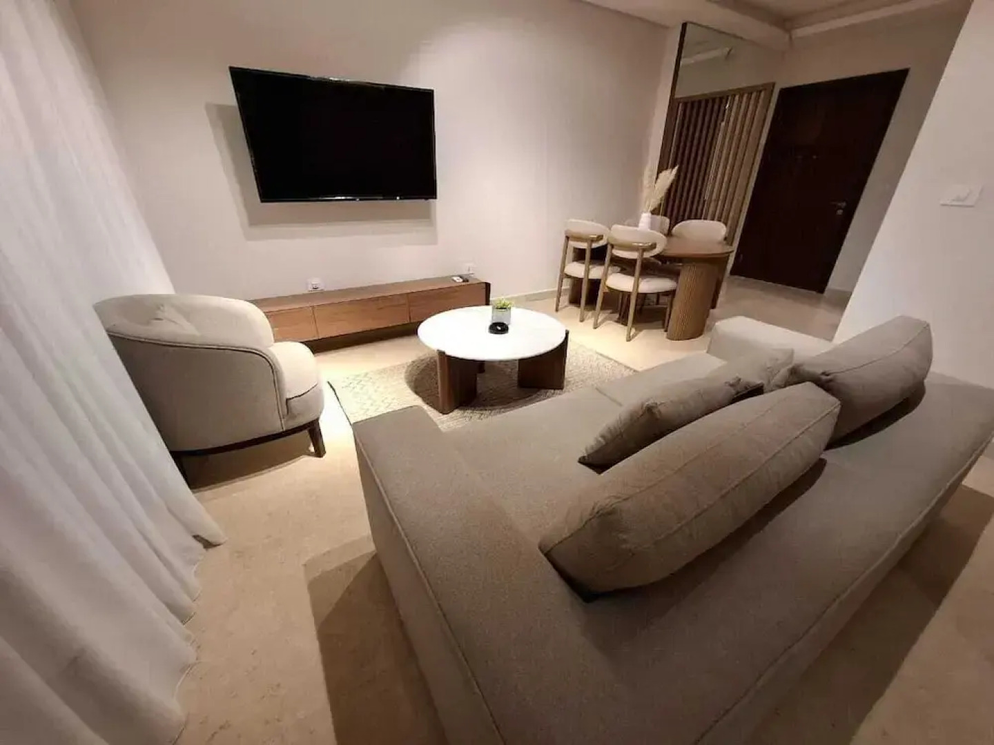 Mynt Stay zed west Residence 2 bedroom E1E213