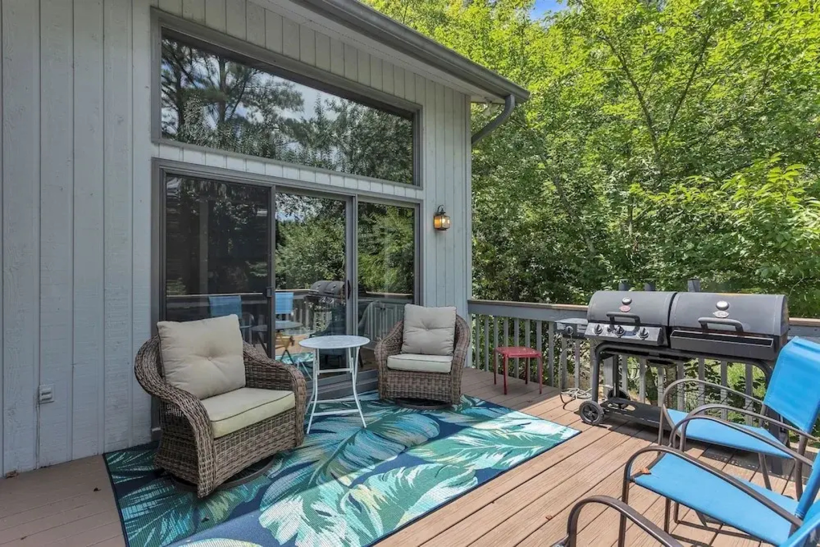 The Blue Flamingo 5 Bedroom Home By Redawning