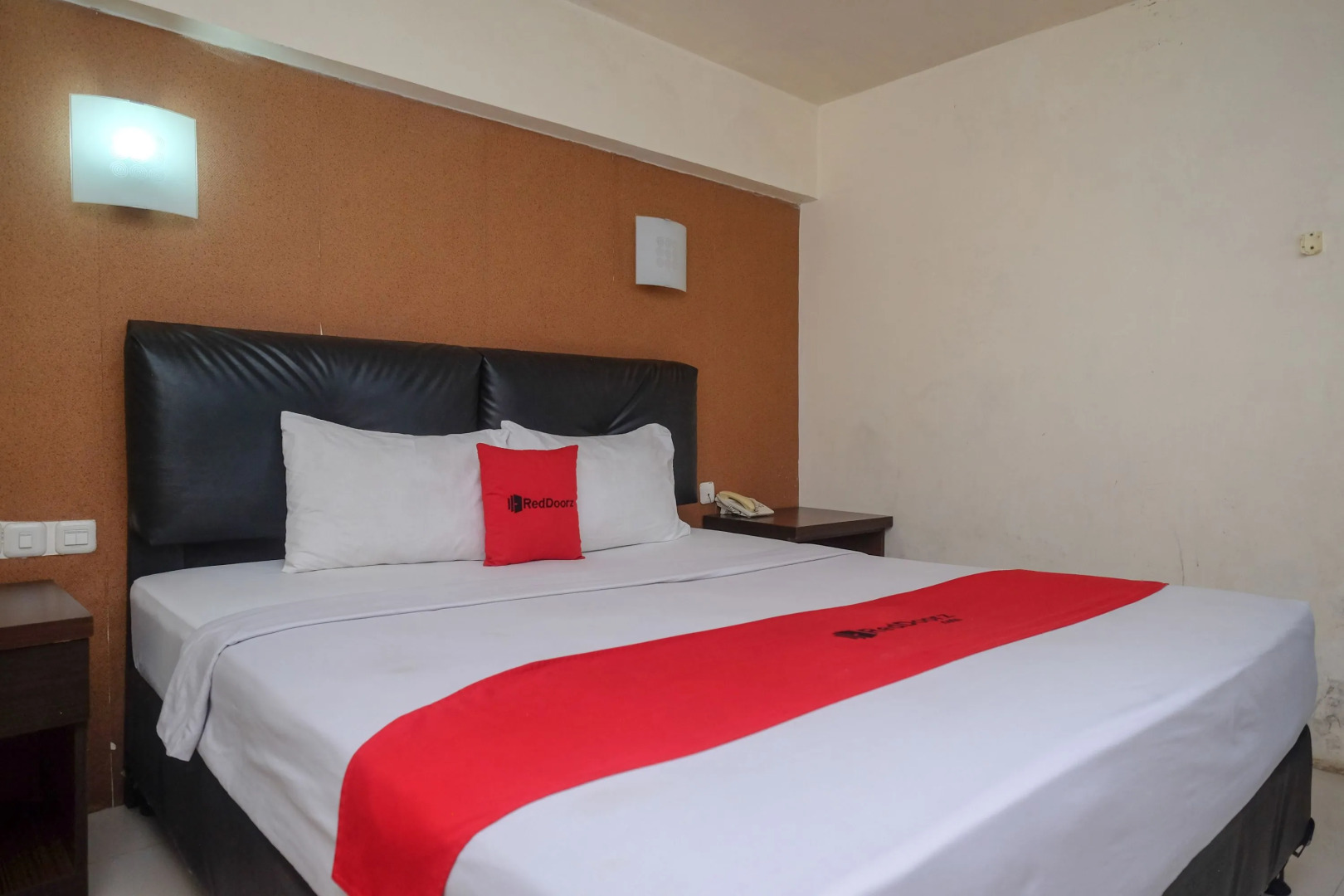 RedDoorz Plus @ Grand Populer Hotel