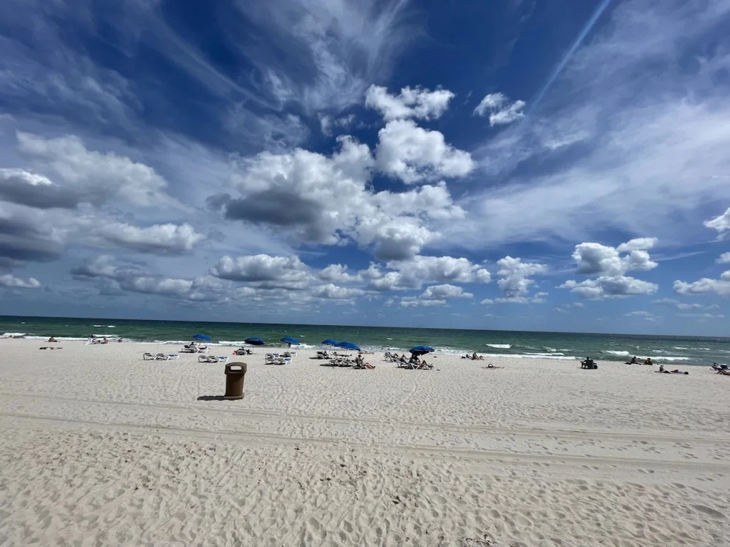 Areia Azul Aparts Miami