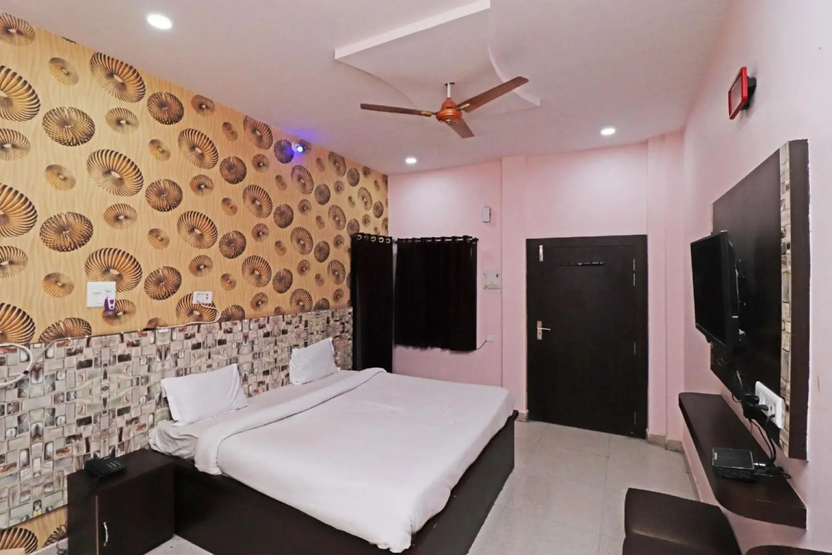 SPOT ON 43444 Hotel Alok Residency