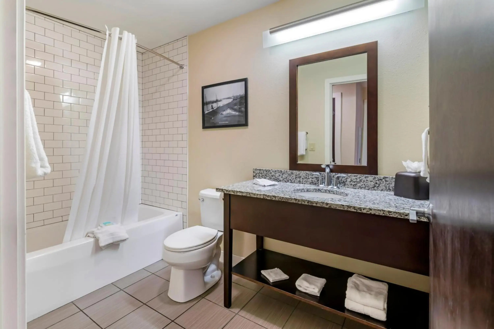 Polynesian Hotel & Suites Wisconsin Dells/Lake Delton