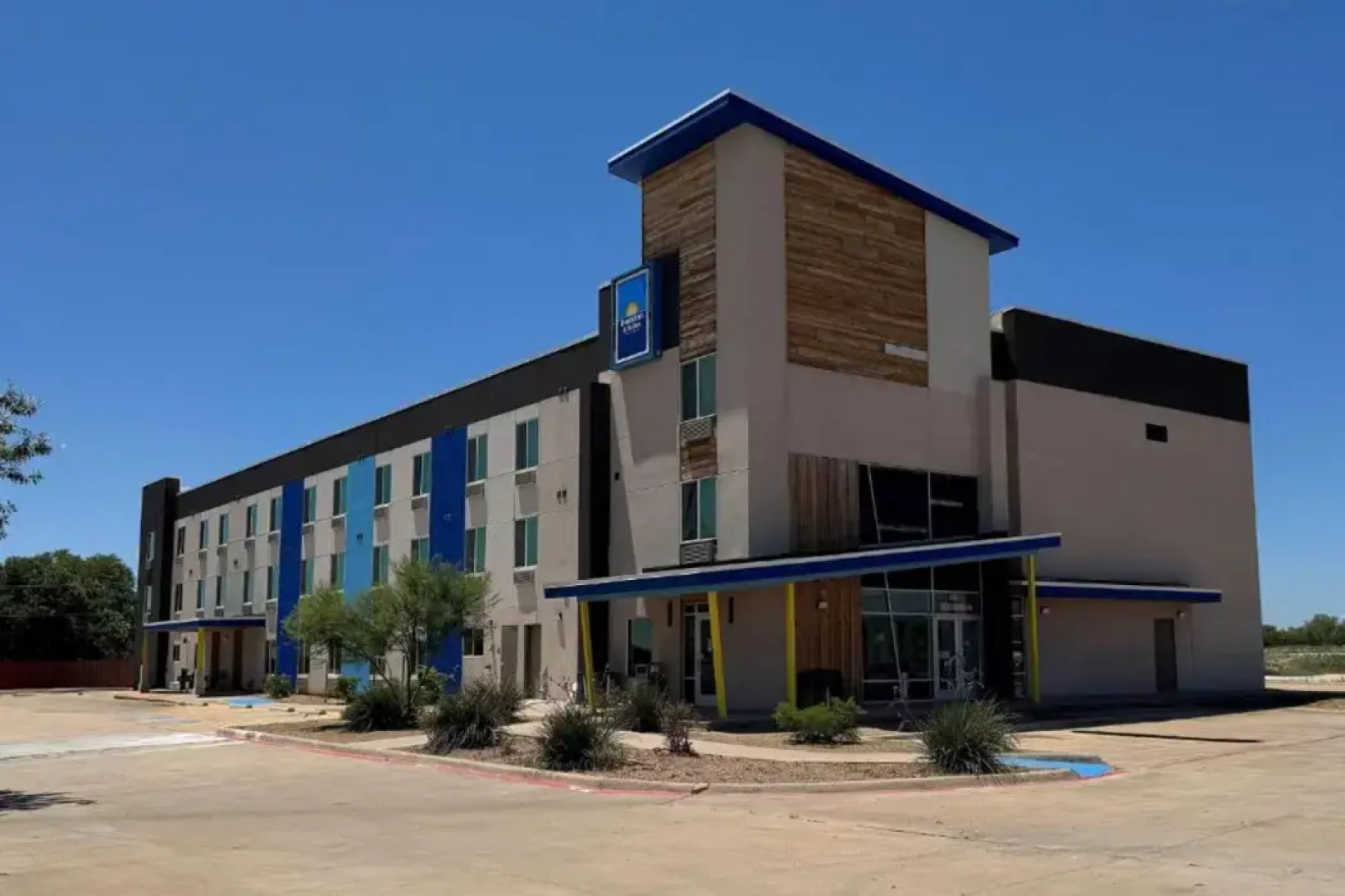 Days Inn & Suites by Wyndham Colorado City/I-20