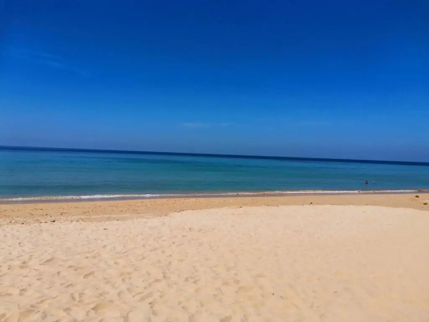 Aromdee @ Naithon Beach