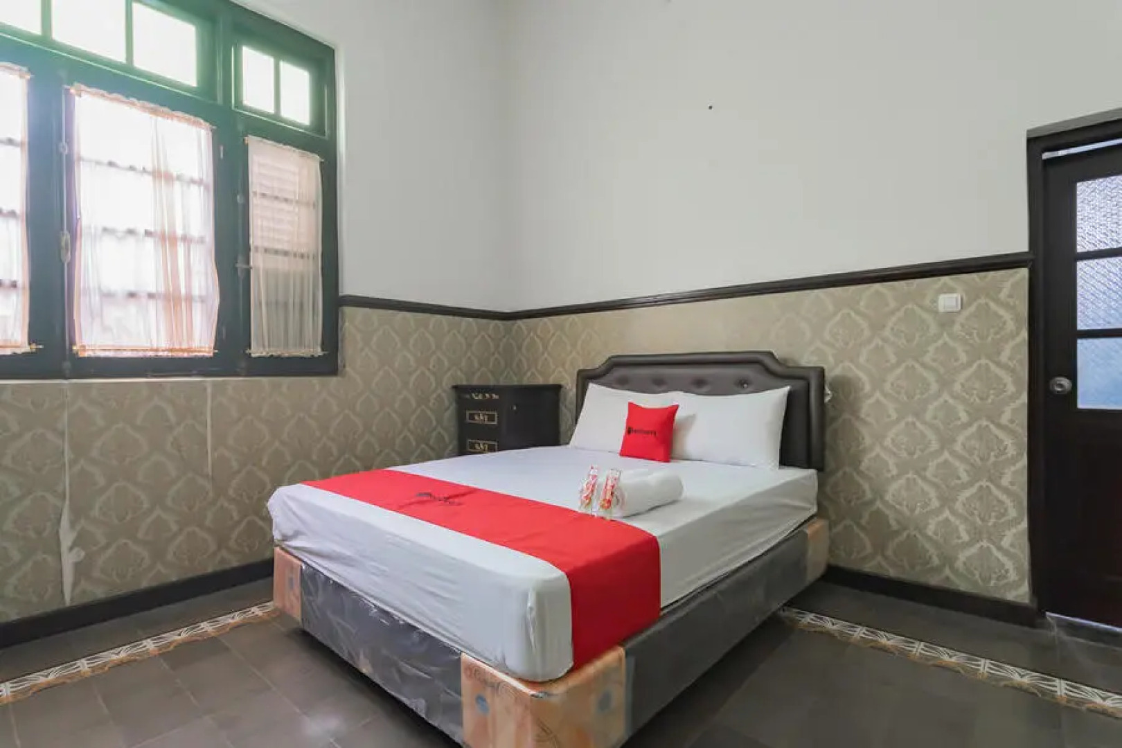 RedDoorz Syariah @ Kolonial Guest House