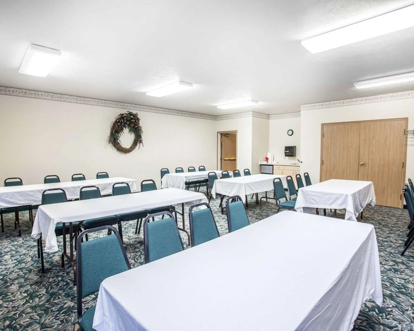 Rodeway Inn & Suites