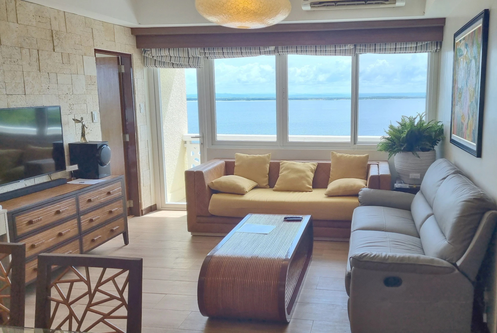 GM Rentals at La Mirada One A