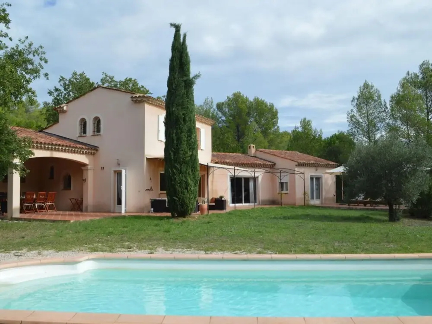 House in Montfort-sur-argens With Garden