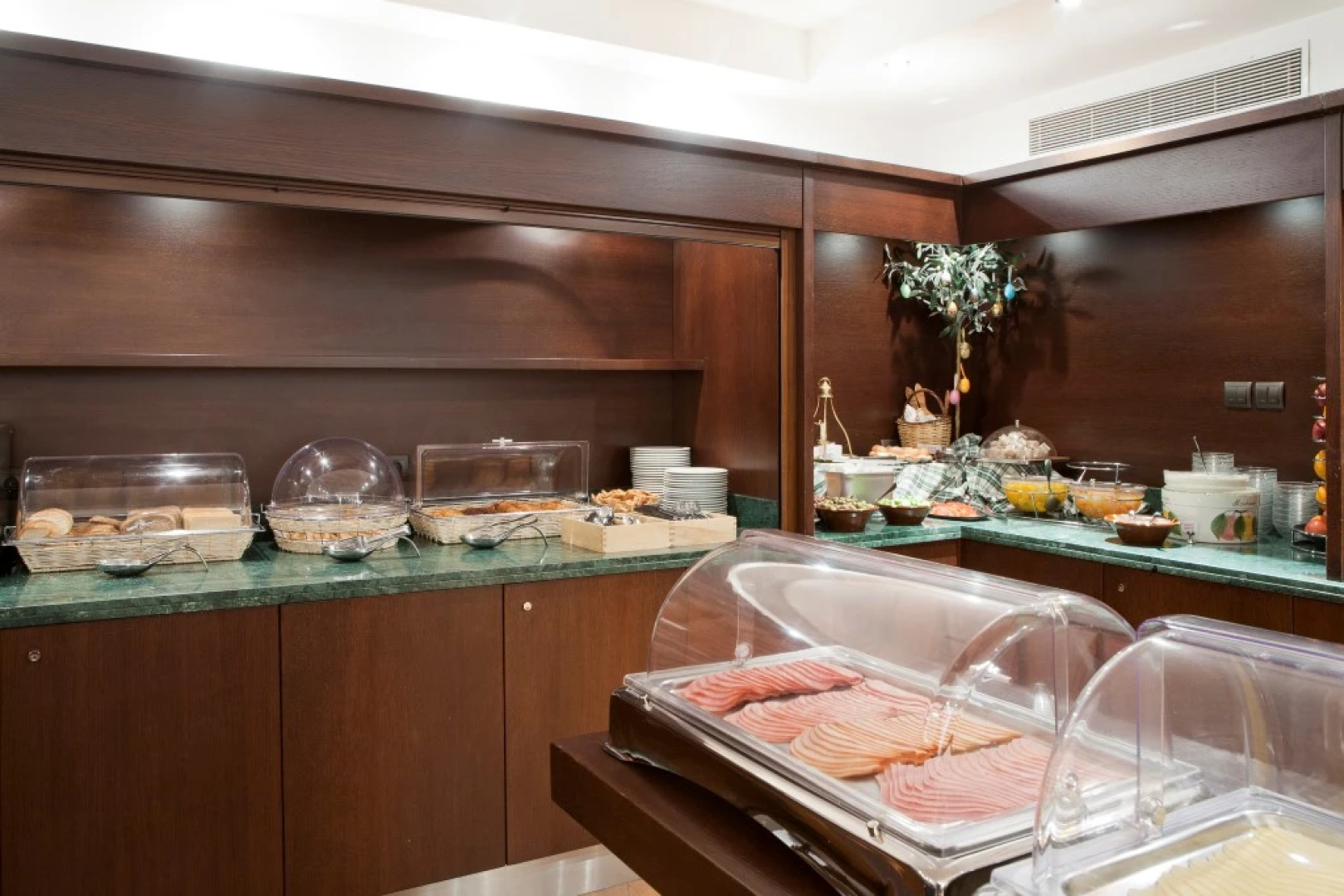 Plaka Hotel
