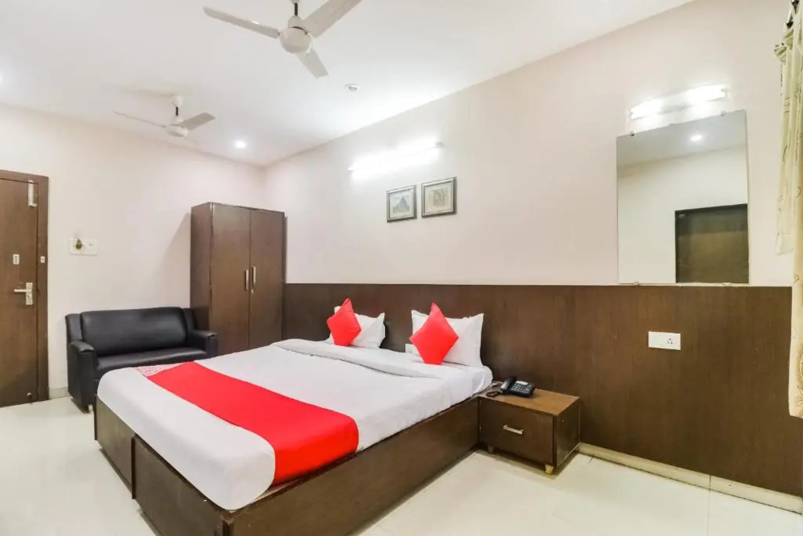 OYO Flagship 80542 Zen Royal Cottage