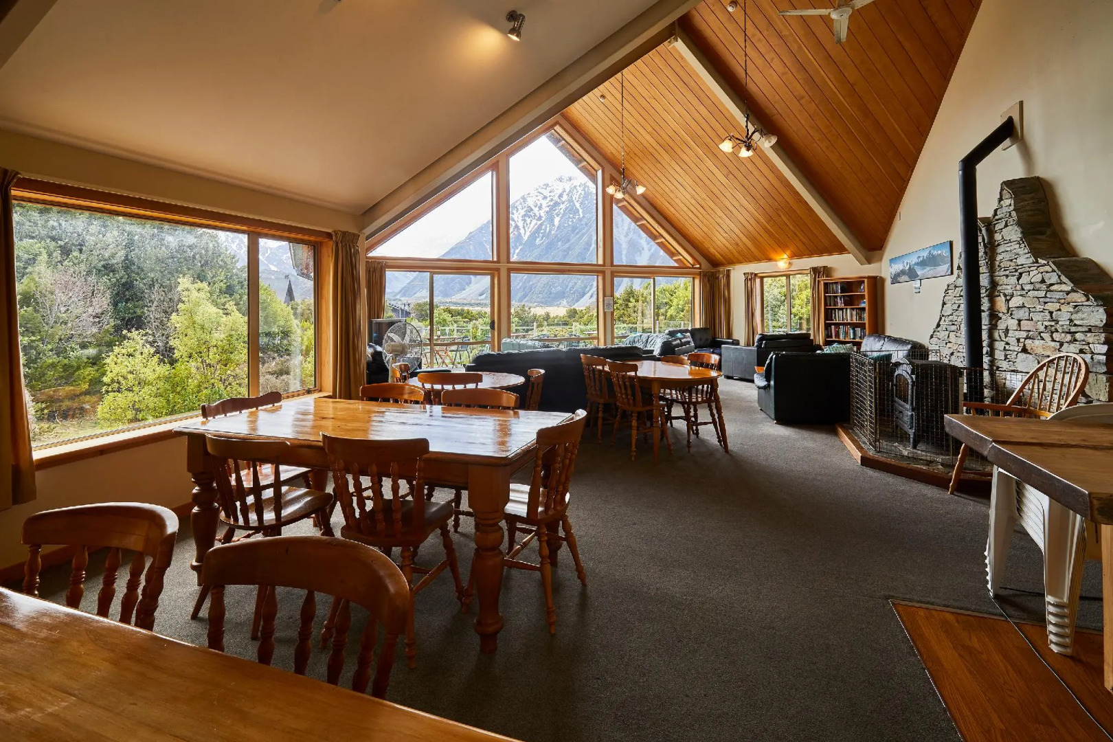 Aoraki Mount Cook Alpine Lodge