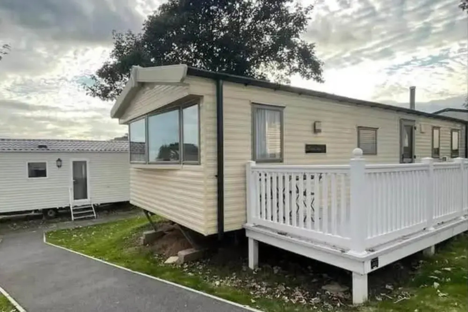 3 Bed-sleeps 8-pet Friendly-parking-sea View