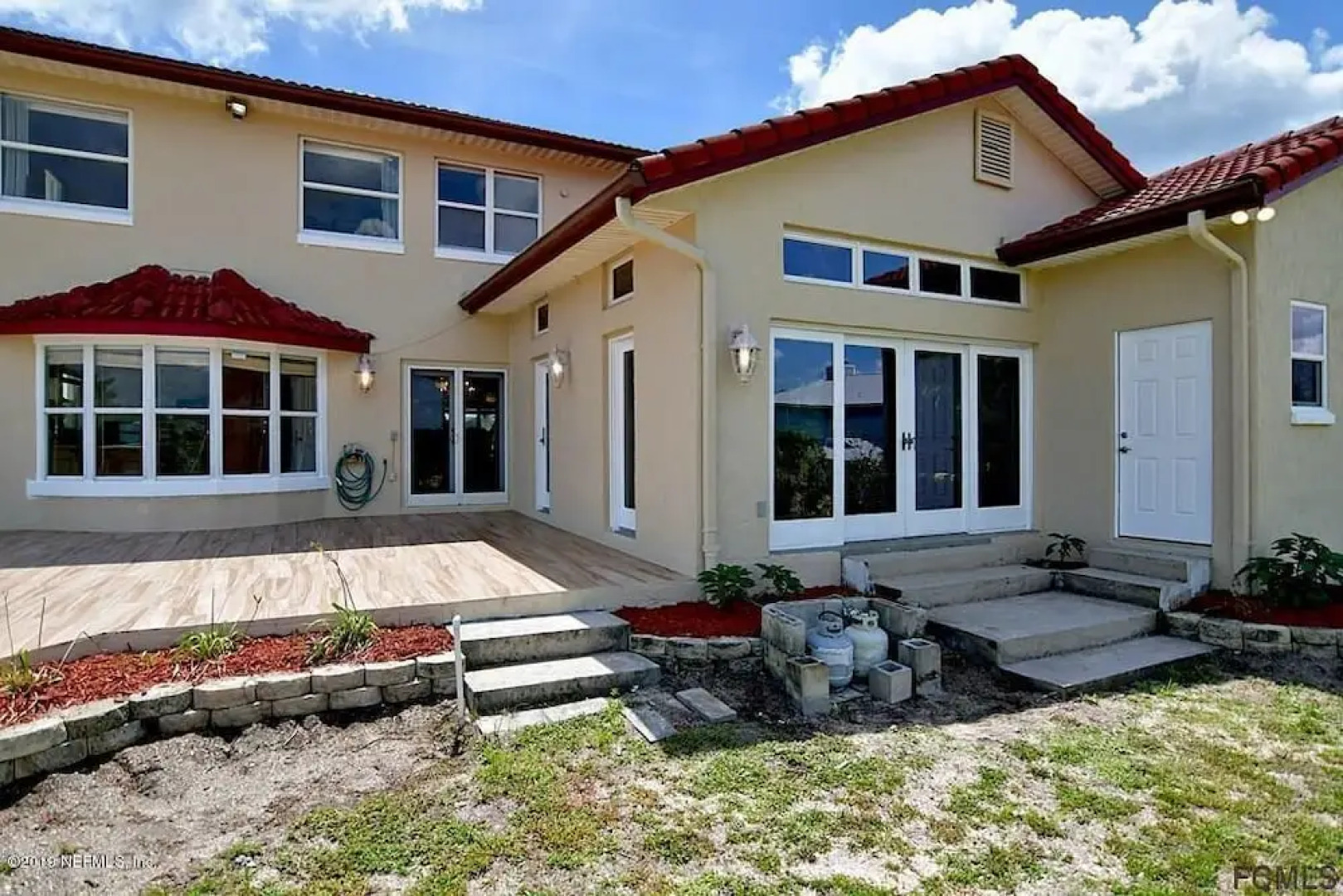 Castle by the Sea, 7 Bedroom, Ocean View, Putting Green, Tiki Bar, Sleeps 17