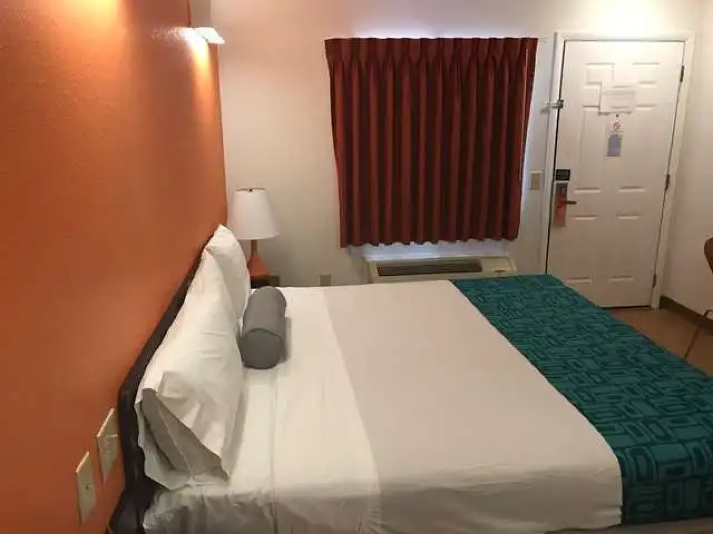 Howard Johnson by Wyndham Lake George