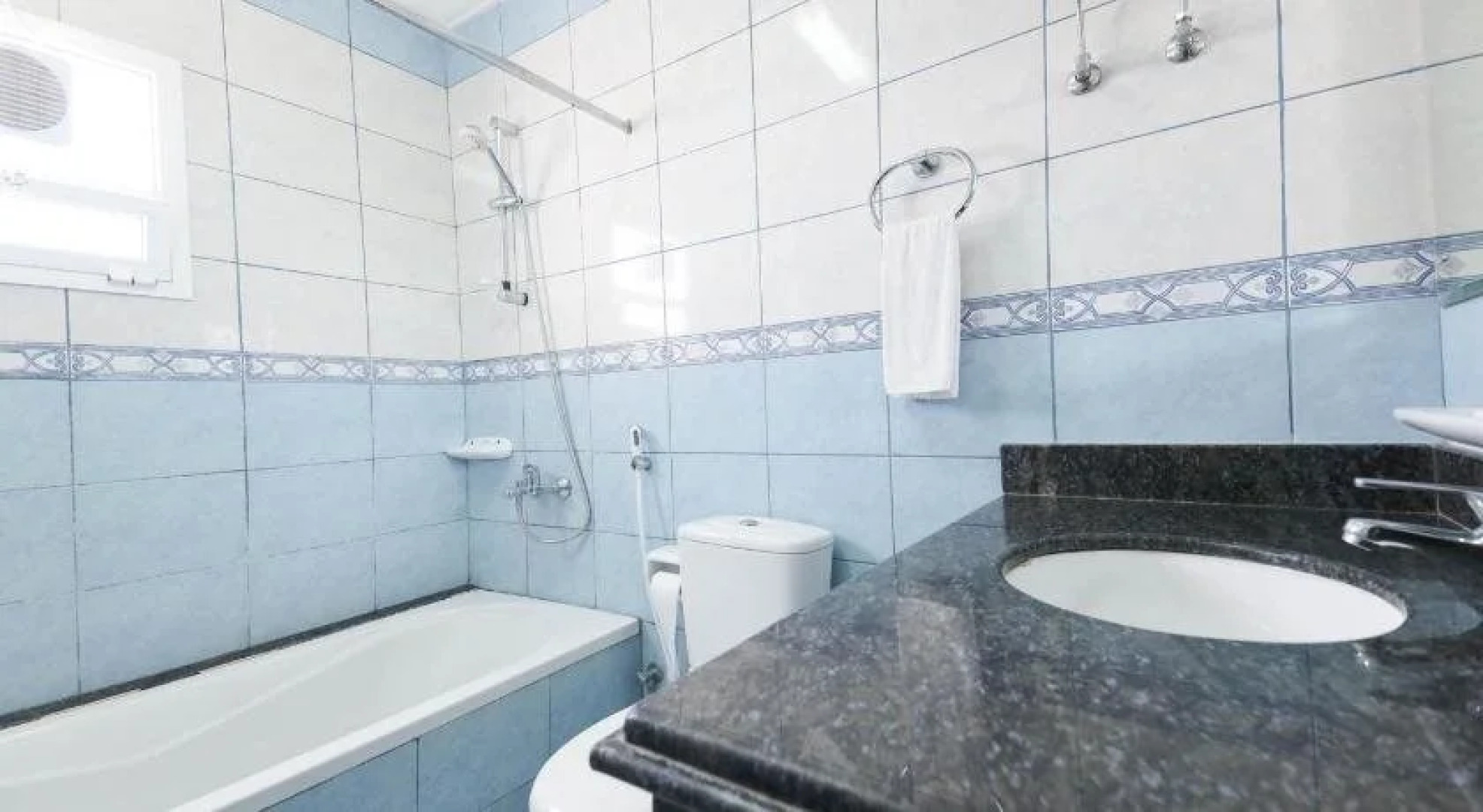 Manam Sohar Hotel Apartment