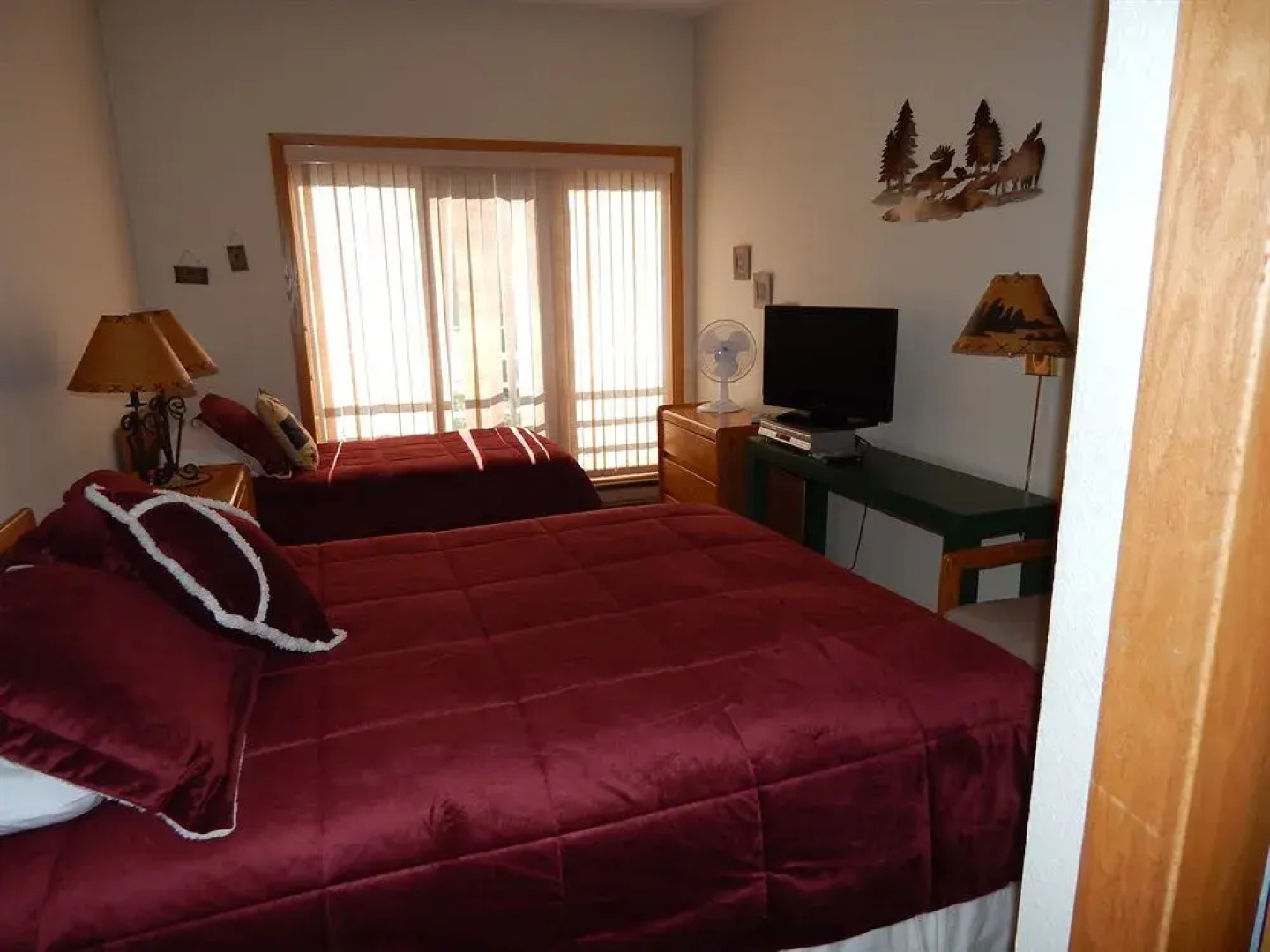 Crestview Condominium's