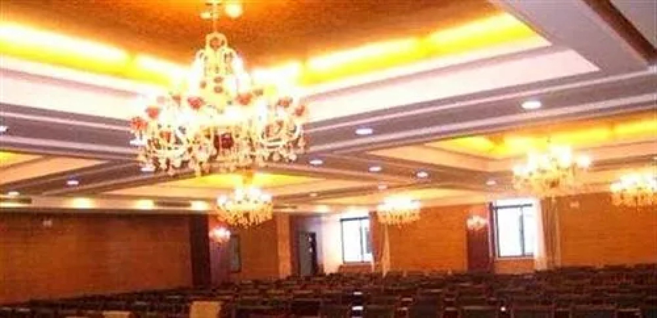 Earl International Business Hotel