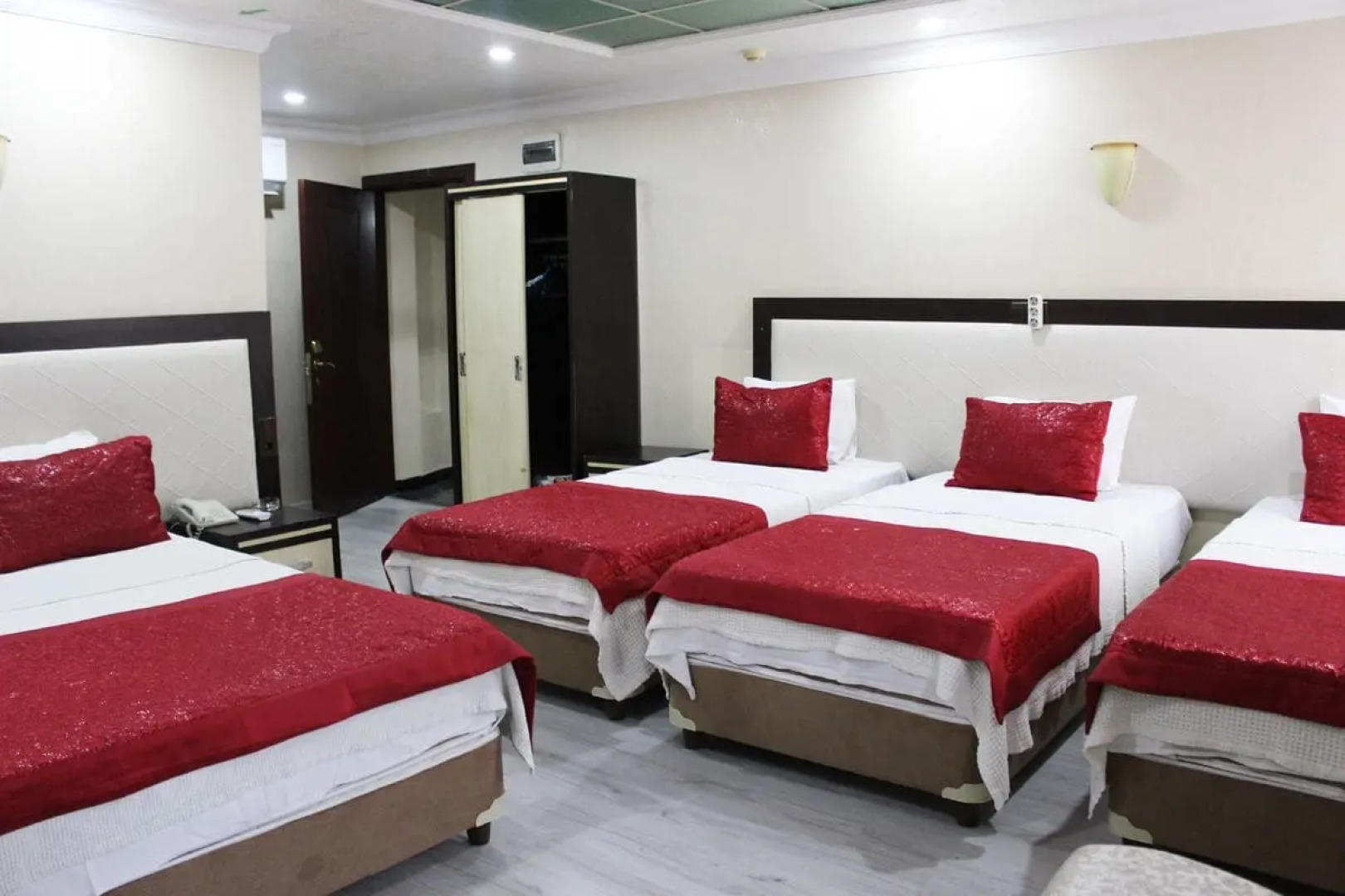 Adana Kucuksaat Hotel