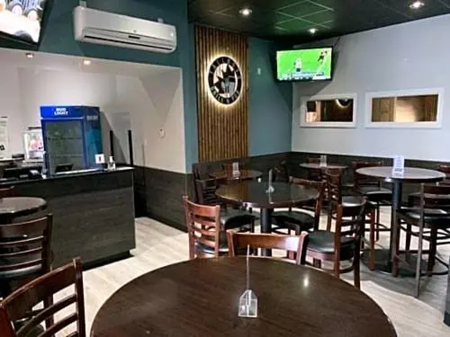TaLLboys Grill & Pub Motel