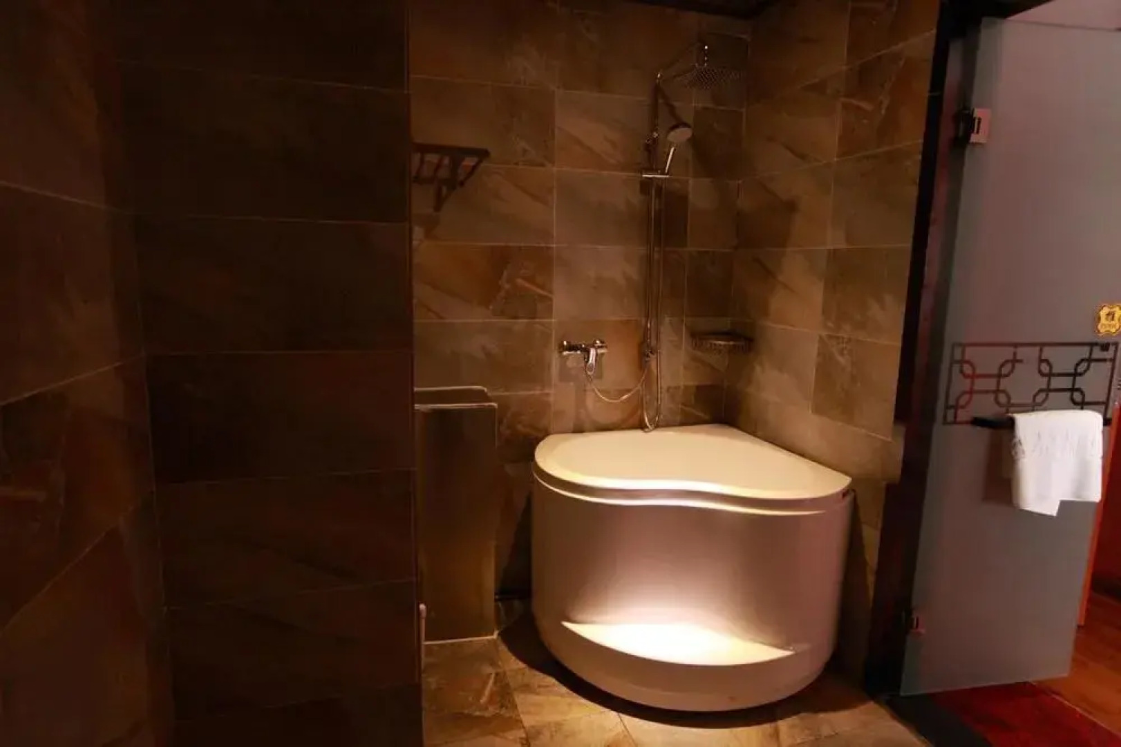 阳光纳里客栈(开封清明上河园店)