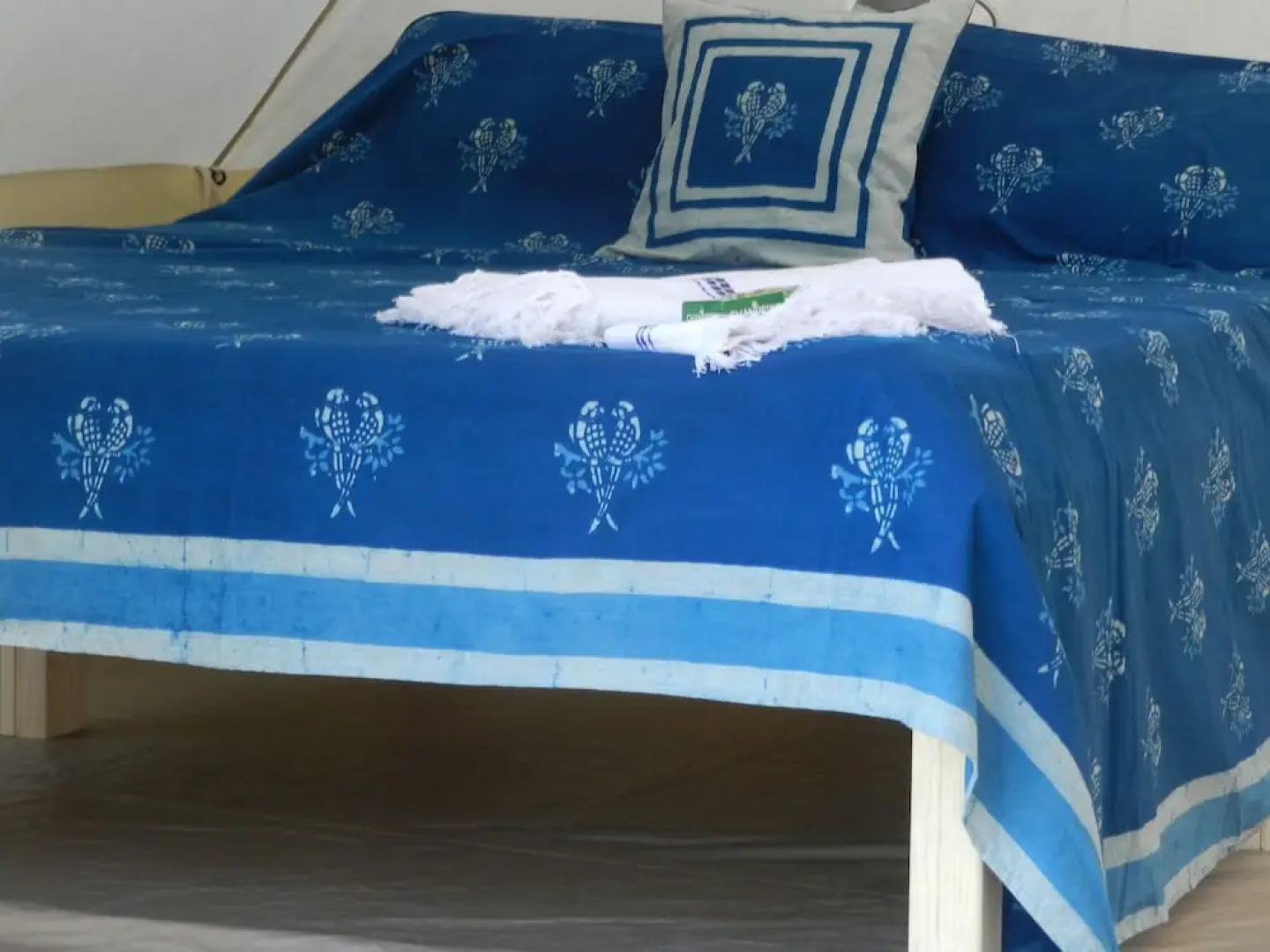 Cosy 5m Bell Tent Glamping in Rural Herefordshire