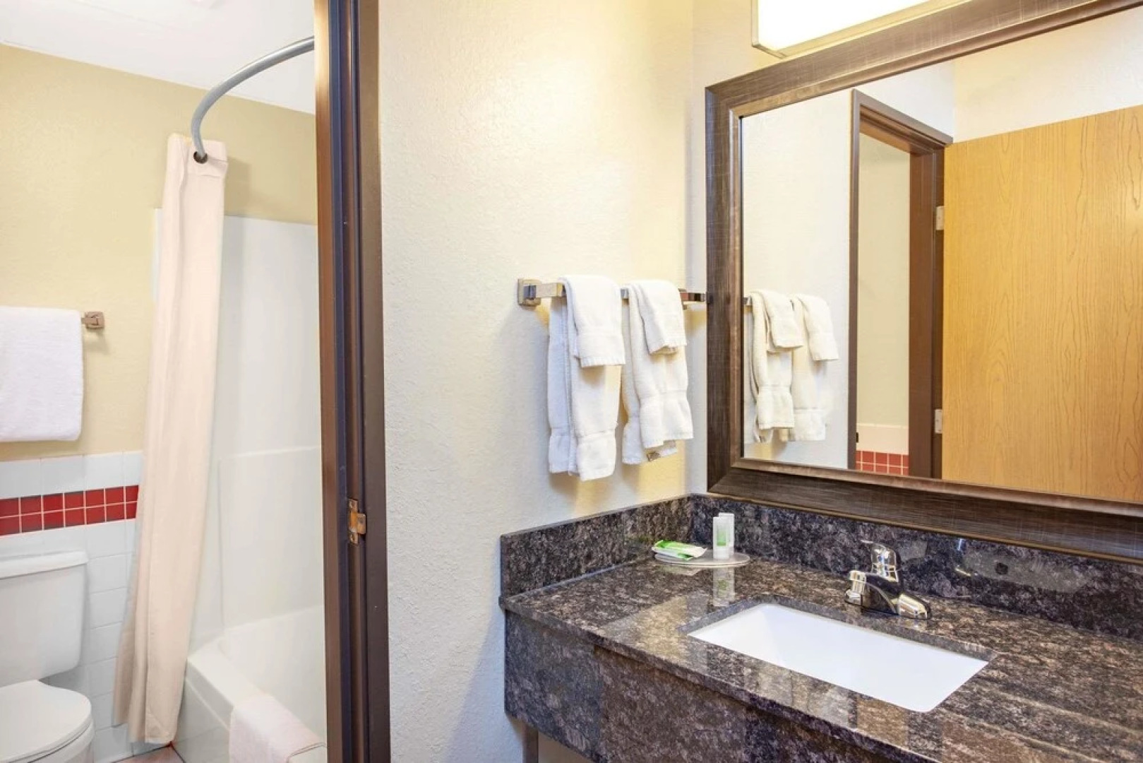 AmericInn by Wyndham Carlton