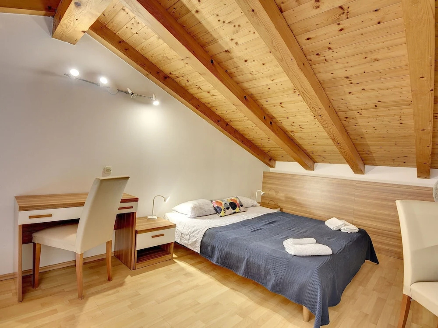 Detached Holiday House With Private Pool Only Near the Beach